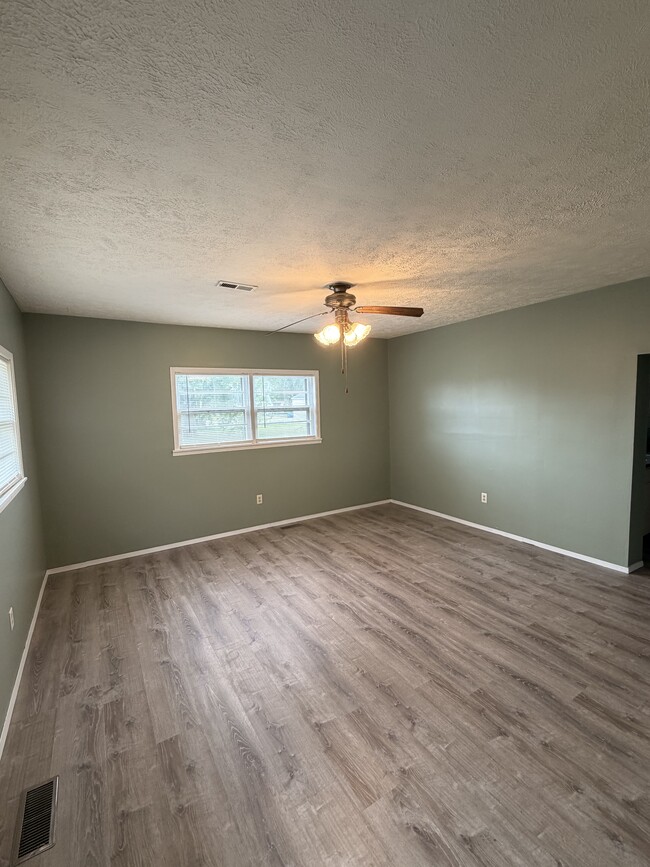 Photo - 608 SE Vine St