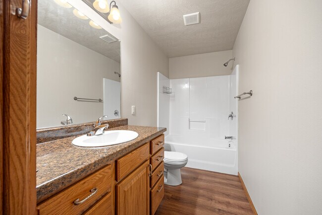 Photo - 301 E 5th St Unit 107