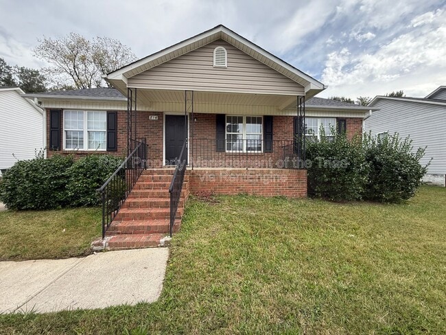 Building Photo - 814 Carrieland Dr