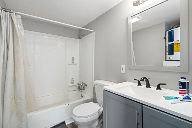 Photo - 23 Bedford Square Unit 3