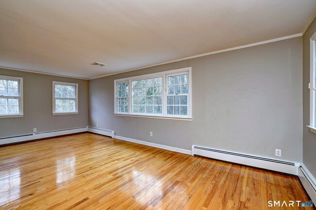 Photo - 25 Shelter Rock Rd