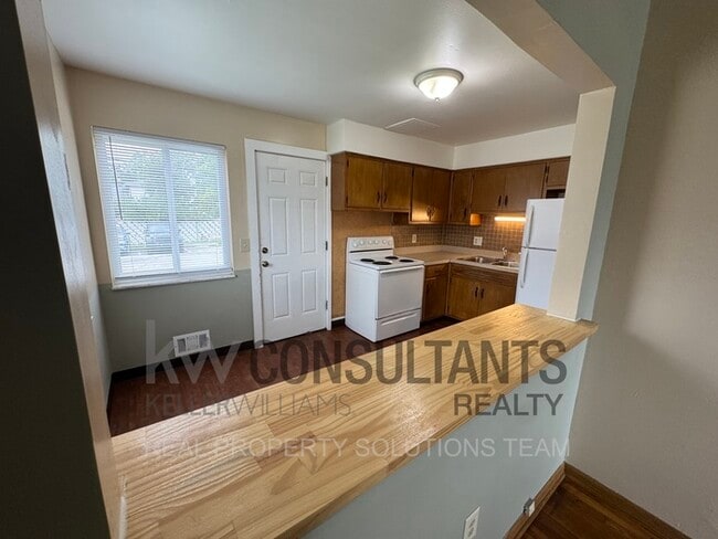 5740 Arborwood Ct