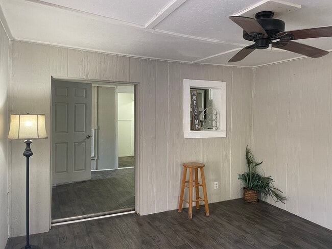 Photo - 827 Cumberland Dr