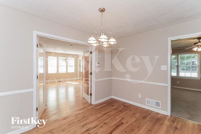 Photo - 2835 Twin Springs Dr