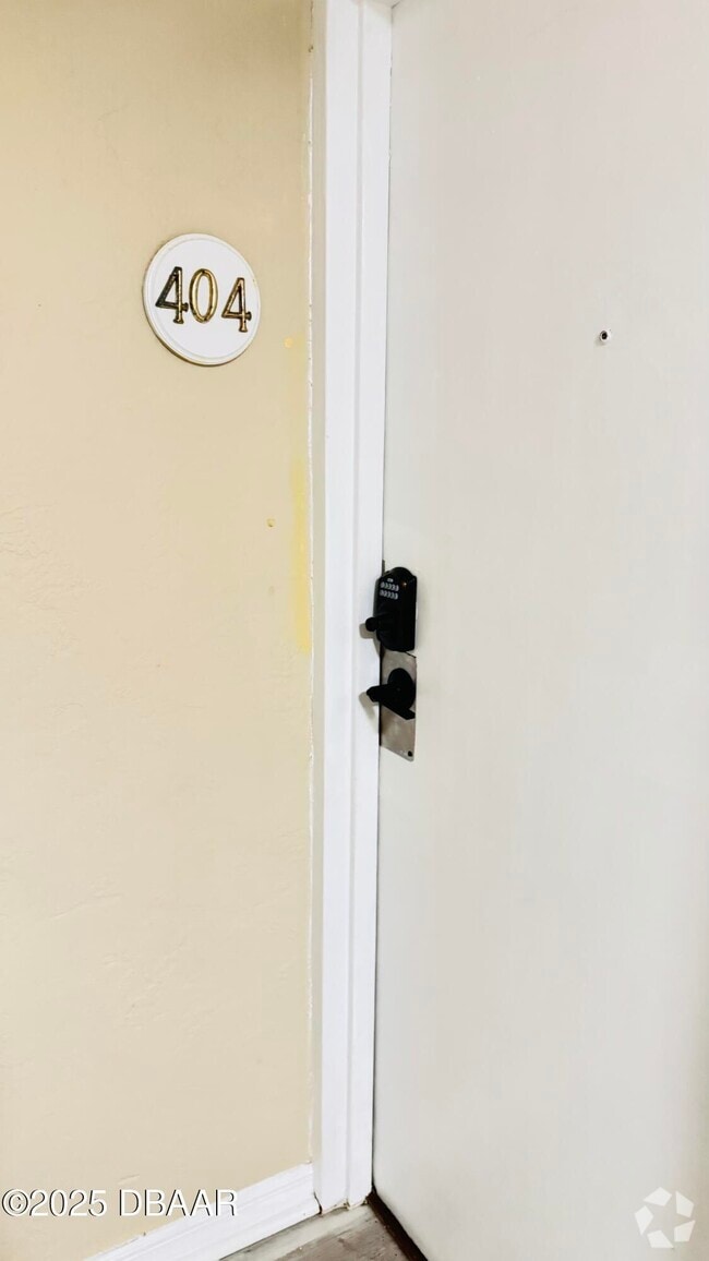Building Photo - 732 N Halifax Ave Unit #404 Rental