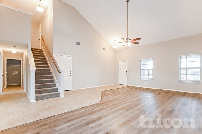 Photo - 2905 Englenook Dr