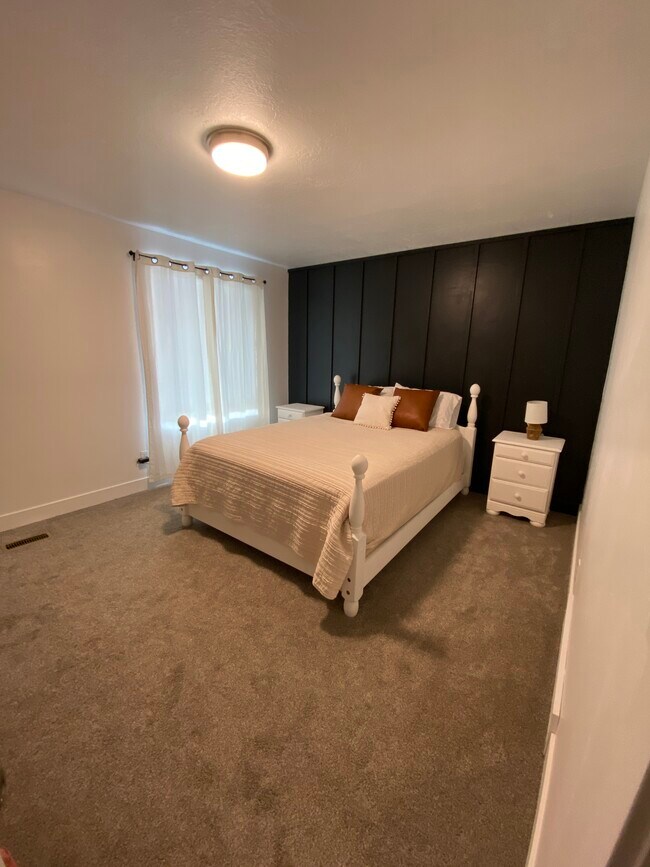 Bedroom - 1062 N 375 W