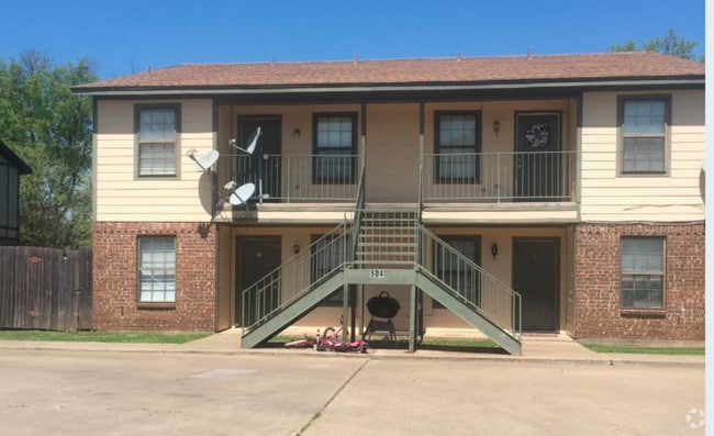 Building Photo - 604 Race St Unit D Rental