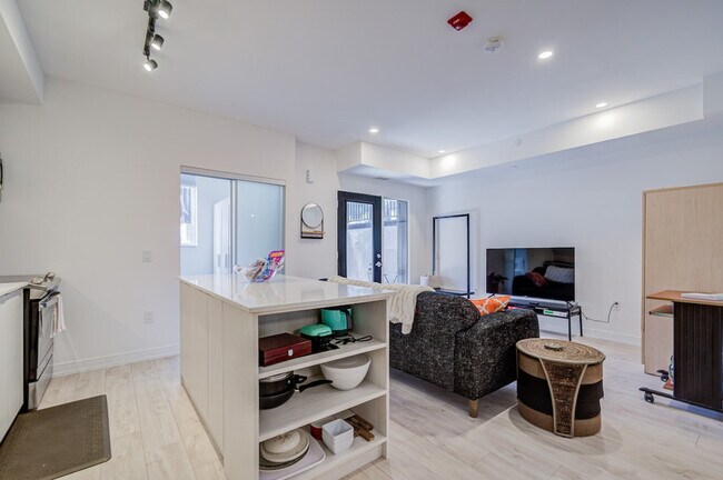 Photo - 119 Queensbury Ave Unit SI ID1513085P