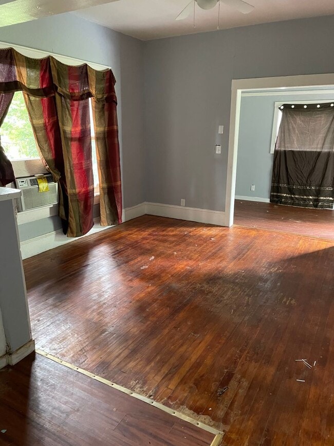 Photo - Remodeled 1 Bedroom Apartment near LSUS