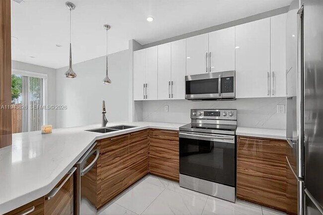 Photo - 981 SW 149th Ct