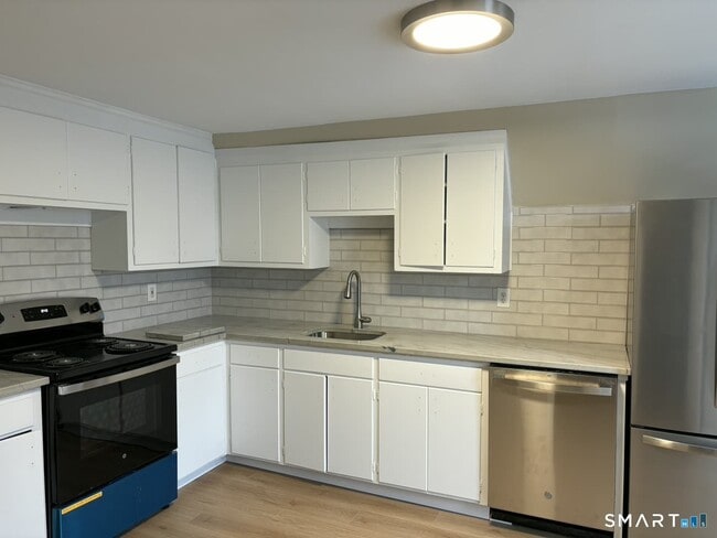 Photo - 59 Montowese St Unit 3rd fl