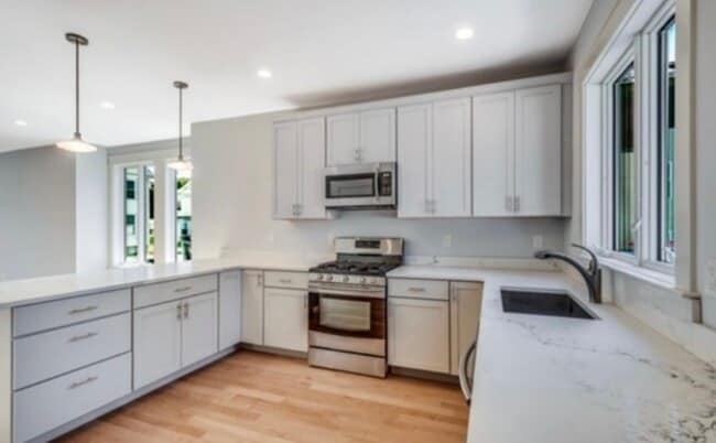 37 Bacon St