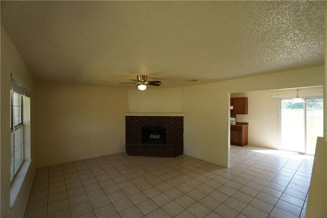 Photo - 112 Creekside Dr