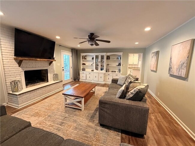 Photo - 159 River N Blvd