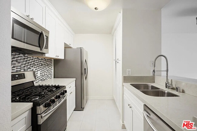 Photo - 909 Croft Ave Unidad 204