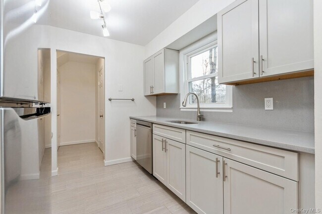 129 Harris Rd Unit 4