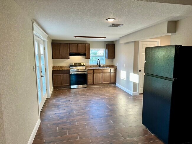 Photo - 2125 Maverick Dr