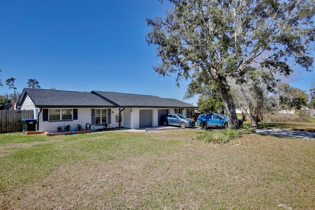 Photo - Scenic 2 bedrooms, 1 Bath Retreat in Apopka– Move-In Ready Rental