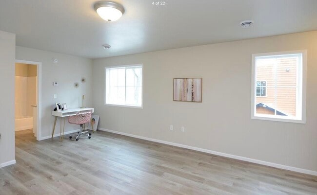 Photo - 705 10th Ave N