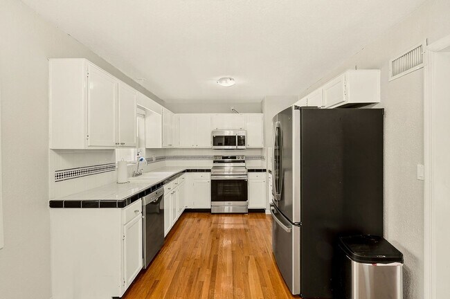 100 N Arcturas Ave