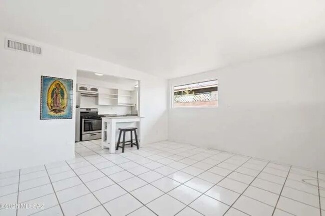 Photo - MICHELLE LEE FOLEY