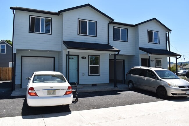 Building Photo - A St Townhomes Unit 110 A St.