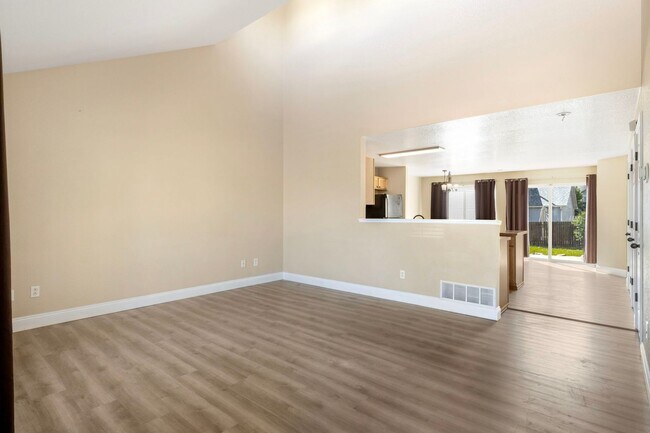 Photo - 6276 Riverdale Dr