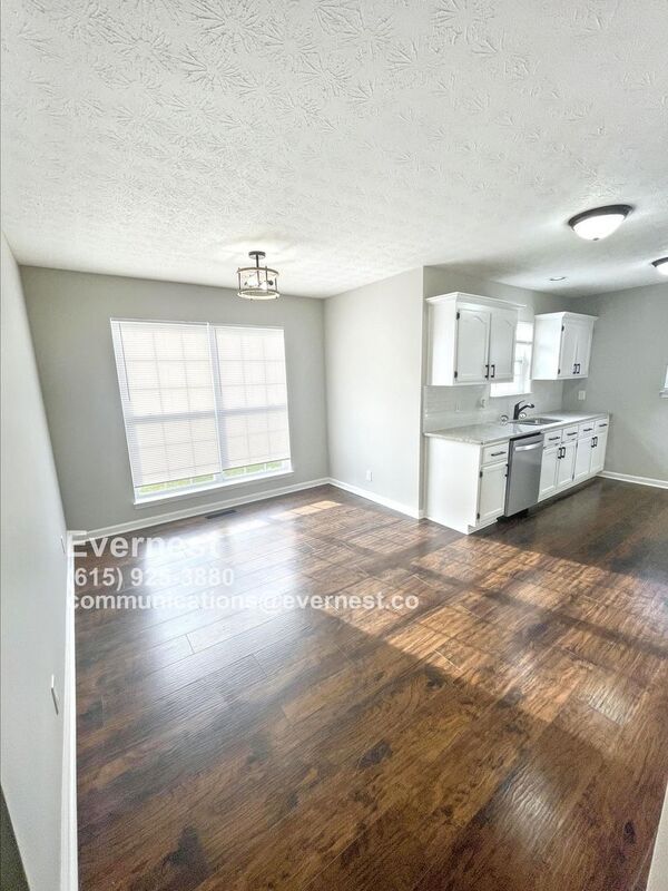 Photo - 636 Laramie Dr