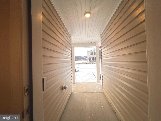 Photo - 359 Toulouse Ln