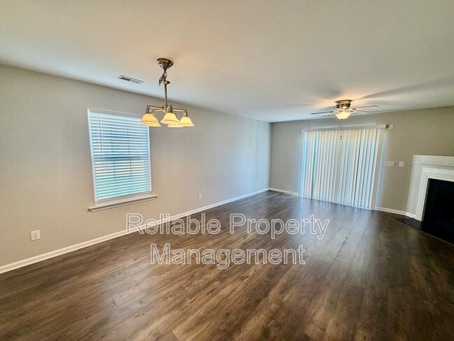 Photo - 132 Winslow Ln