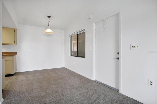 Photo - 5223 Vineland Rd