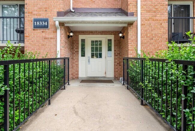 Photo - 18334 Streamside Dr Unit Streamside