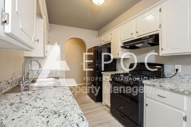 Photo - 3906 N Shadywood Dr