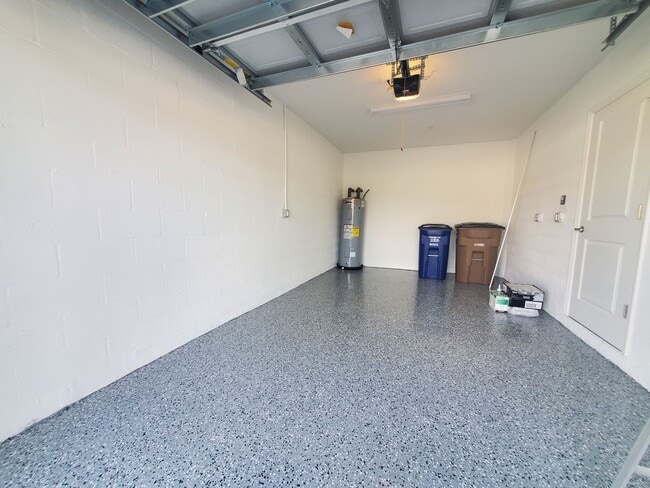 Photo - 20660 HAZELNUT Ct