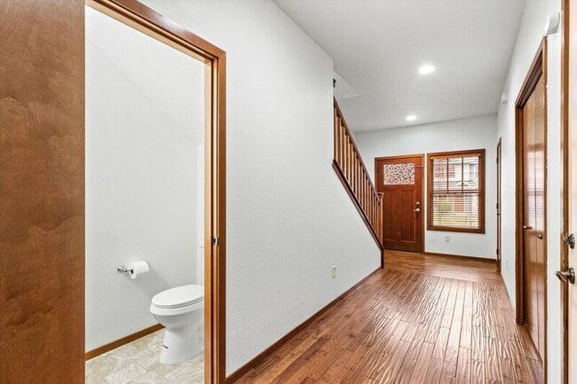 Photo - 3126 Alameda St