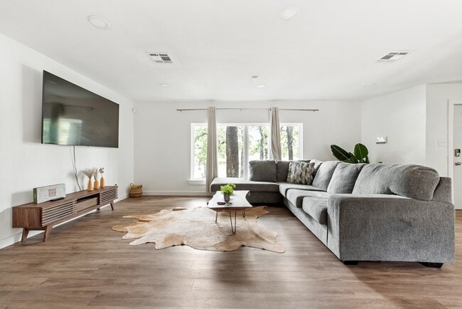 Photo - 4252 McComas Rd