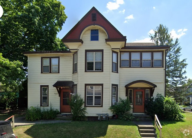 Upstairs 2 Bdrm 237 E Duncan St - 237 E Duncan St Unit 237 Rental