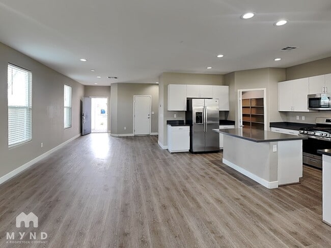 Photo - 3794 Paseo de Paz Ave