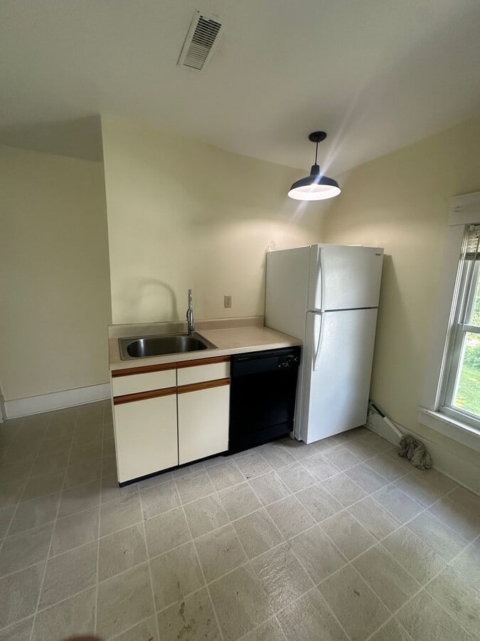 Photo - 608 W Columbia Ave Unit 2