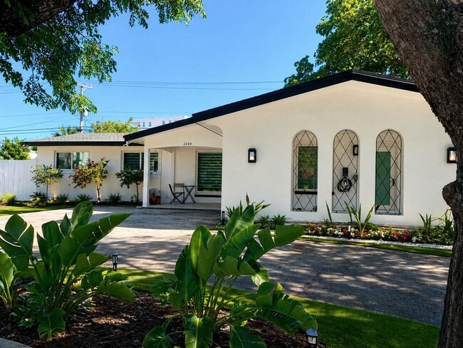 Building Photo - 2260 NE 62nd St