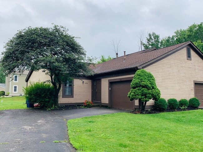Building Photo - 1290-1292 Gatwick Ct. Unit 1292