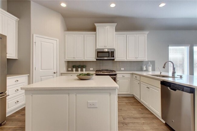 Photo - 18505 McKay Cove