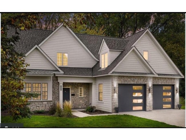 Photo - 1032 Gardner St E