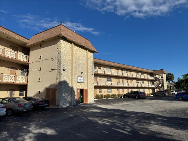 Building Photo - 5001 W Oakland Park Blvd Unit 304 Rental