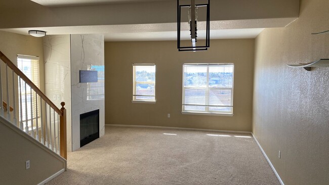 Photo - Large 2 Bedroom 2 Bath Townhome in Sterlin...