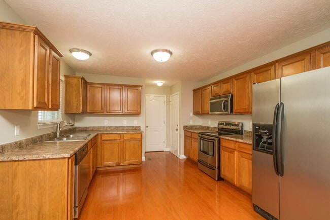 Photo - 904 Summercrest Cove