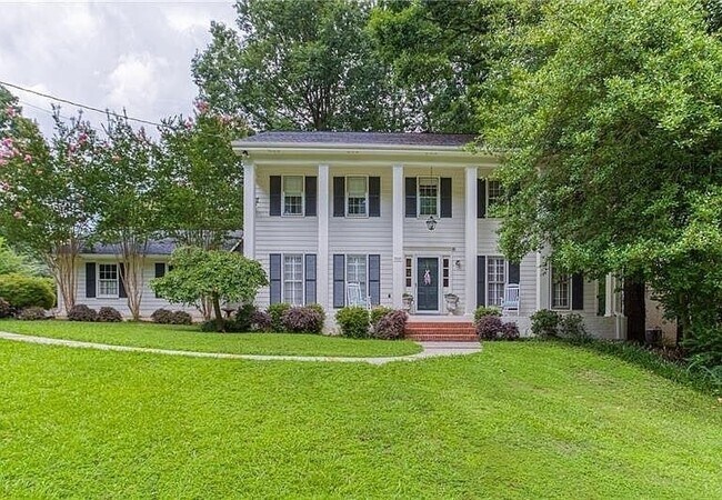 Photo - 5540 Windy Ridge Dr NE