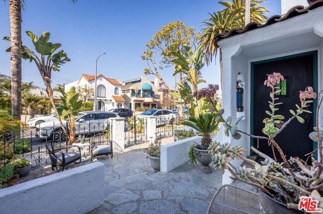 Photo - 230 Glendora Ave