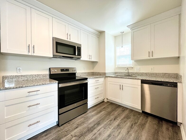 2BR, 1.5BTH- Deluxe